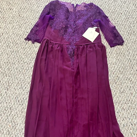 strapless open back dress Lavender Lace Appliqued Prom Dresses Spaghetti Strap Formal Gown FD332 –  Viniodress main image 0